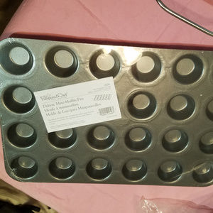 Présentoir à Assiettes Pampered Chef – 6 Supports – Métal Argenté – Neuf Dans Boîte (NIB) – Modèle Retiré
